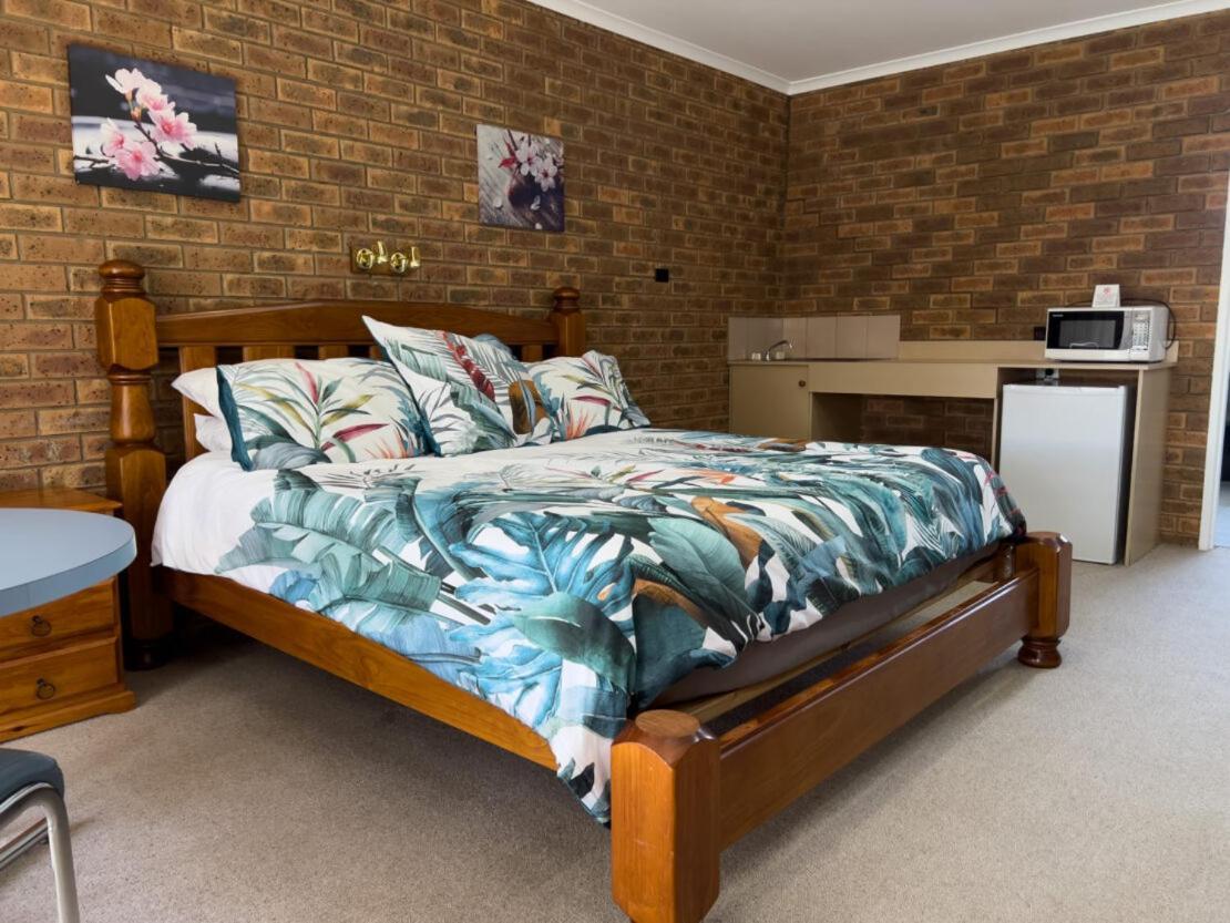 Settlement Motor Inn Deniliquin Εξωτερικό φωτογραφία