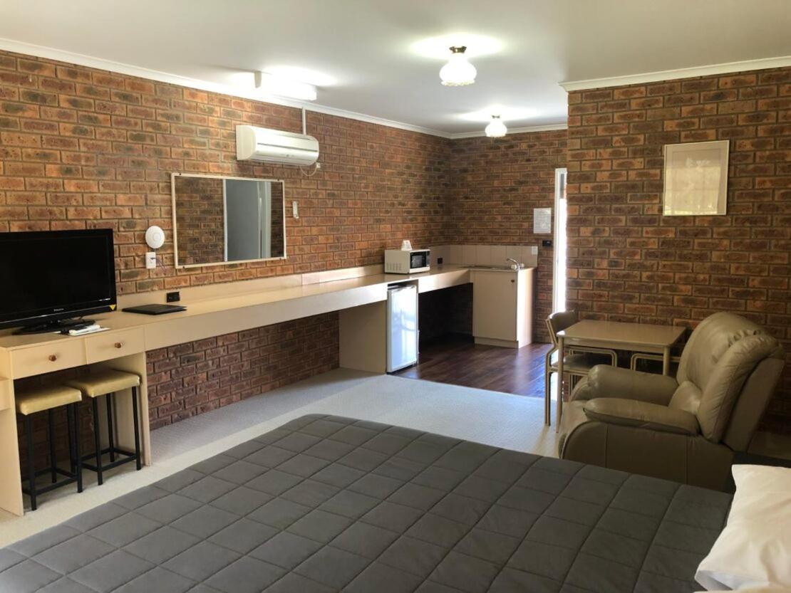 Settlement Motor Inn Deniliquin Εξωτερικό φωτογραφία