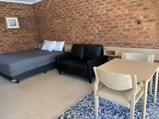 Settlement Motor Inn Deniliquin Εξωτερικό φωτογραφία
