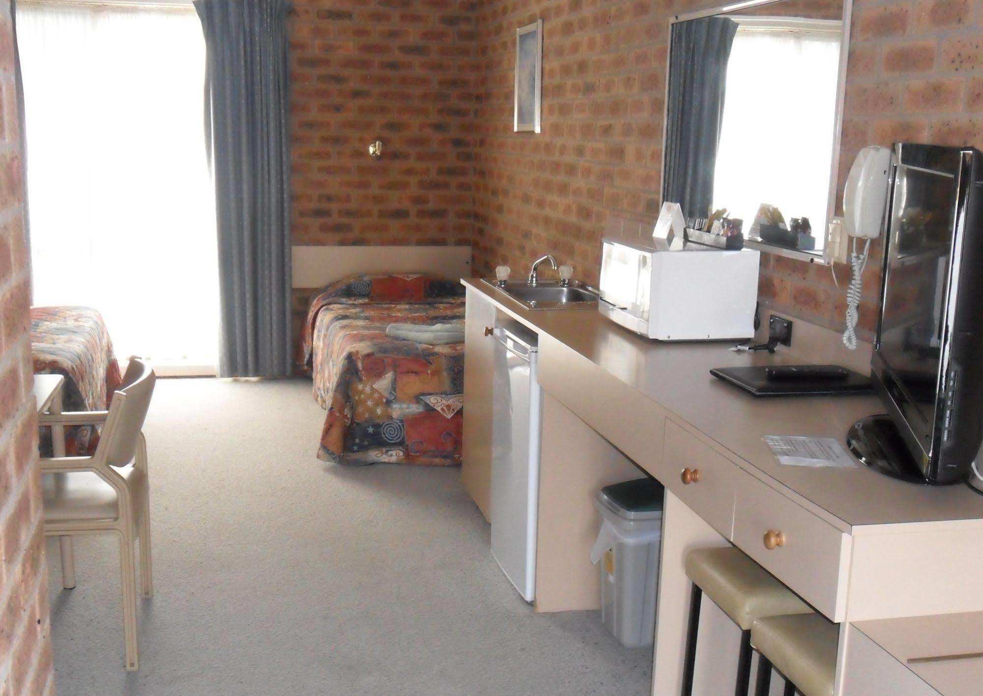 Settlement Motor Inn Deniliquin Εξωτερικό φωτογραφία