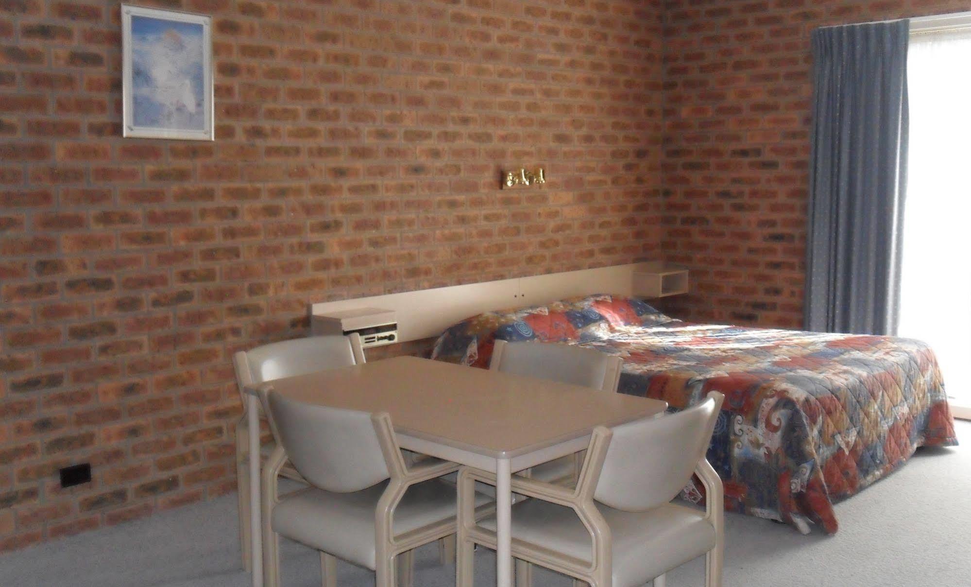Settlement Motor Inn Deniliquin Εξωτερικό φωτογραφία