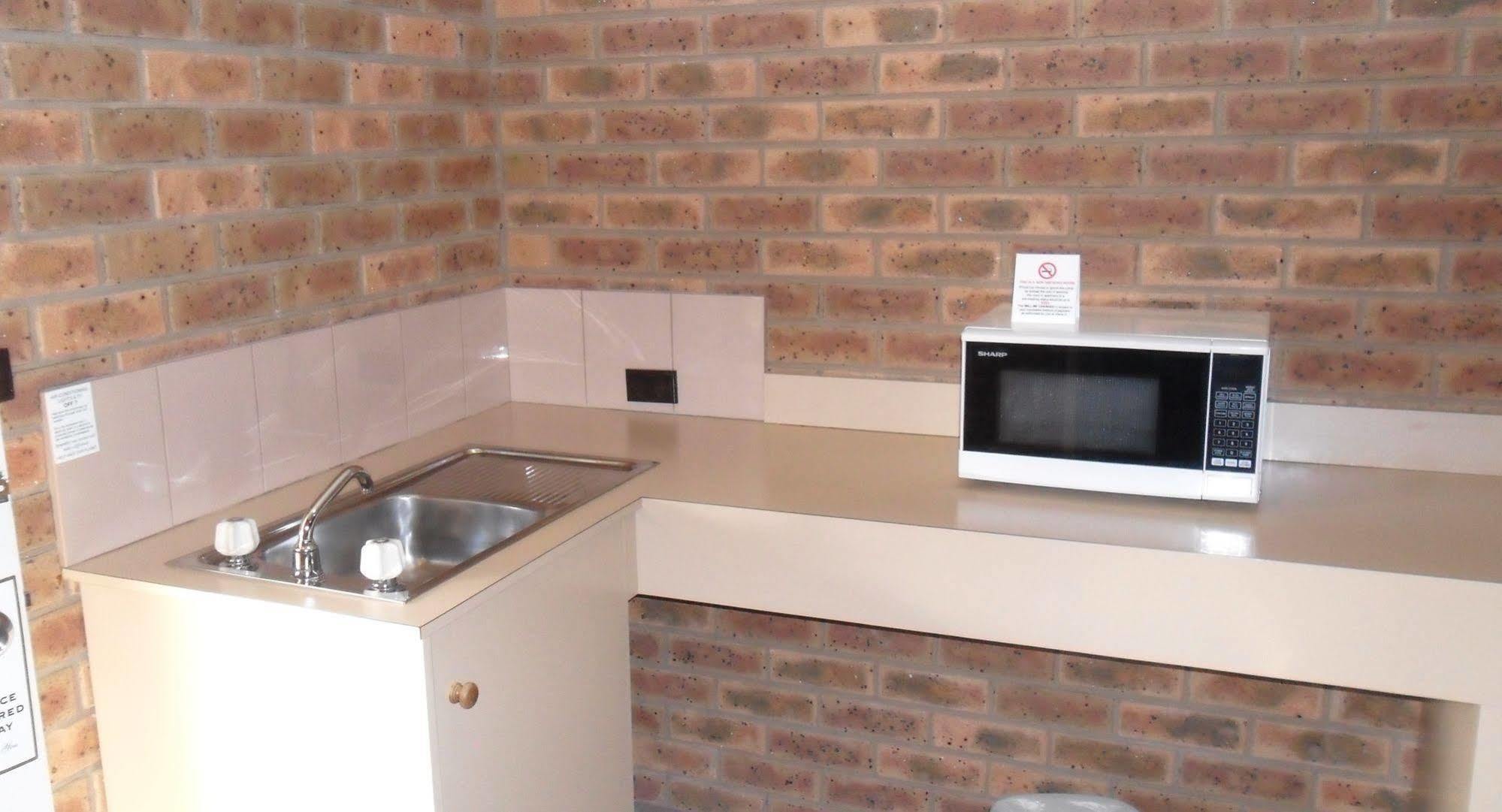 Settlement Motor Inn Deniliquin Εξωτερικό φωτογραφία