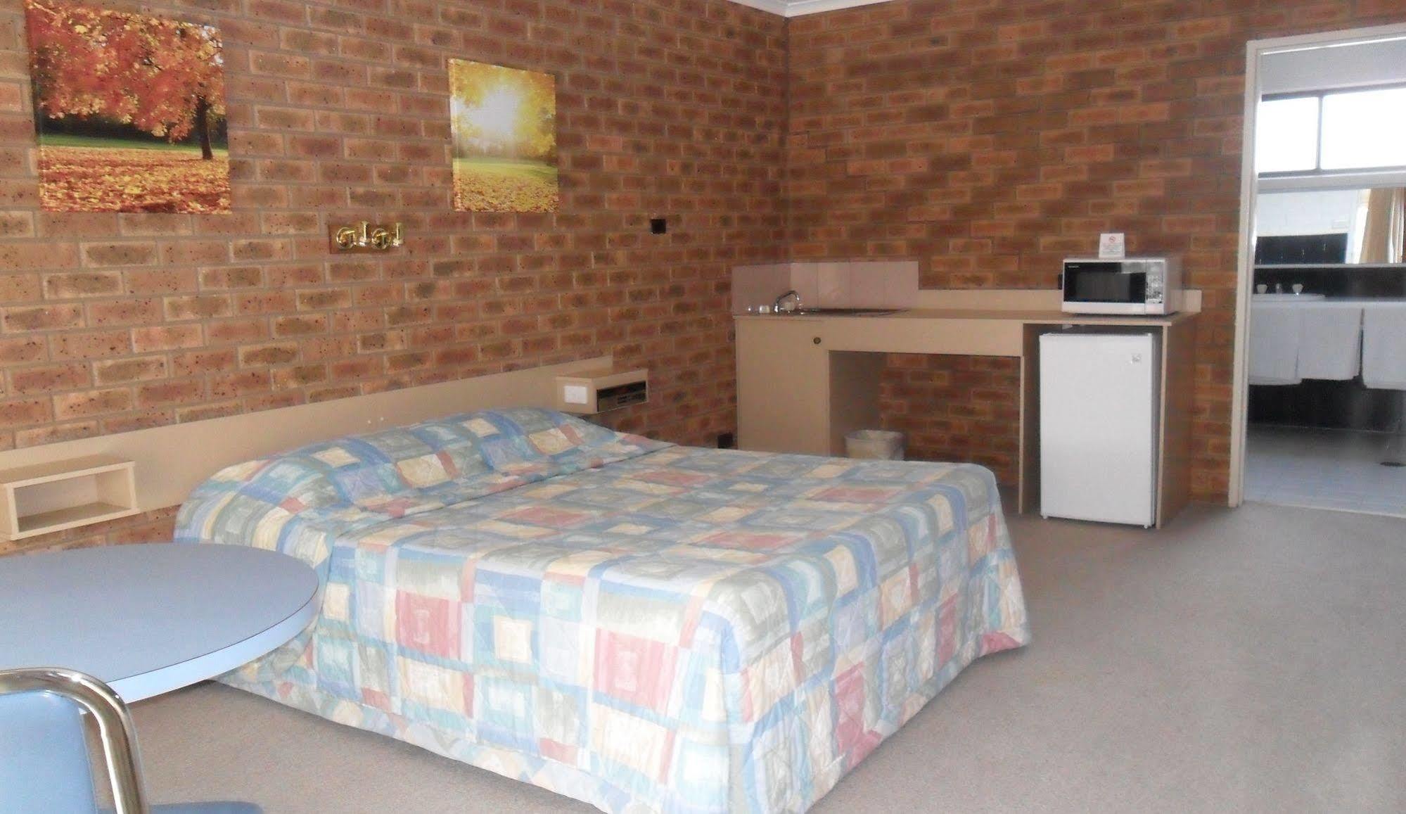 Settlement Motor Inn Deniliquin Εξωτερικό φωτογραφία