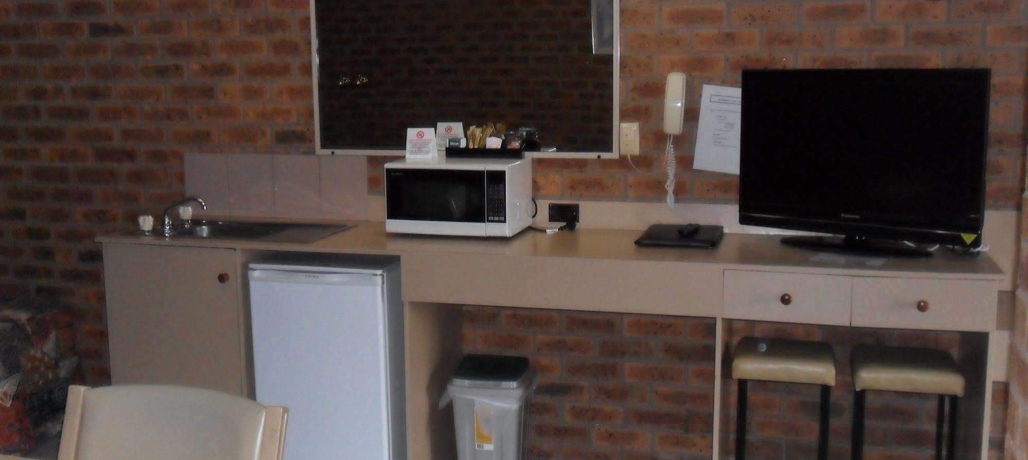 Settlement Motor Inn Deniliquin Εξωτερικό φωτογραφία